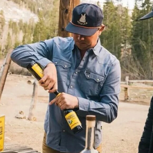 NWT! Howler Brothers Crosscut Chambray Snapshirt M - Picture 4 of 10